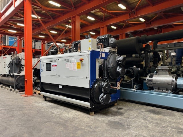 Foto 1-12-980 kW-chiller.jpg